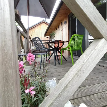 Au Bois D'ourthe Chalet